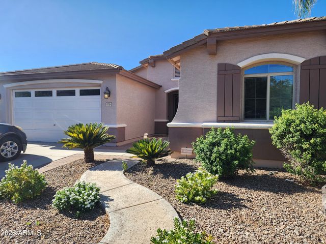 2736 E SOURWOOD Drive, Gilbert, AZ 85298