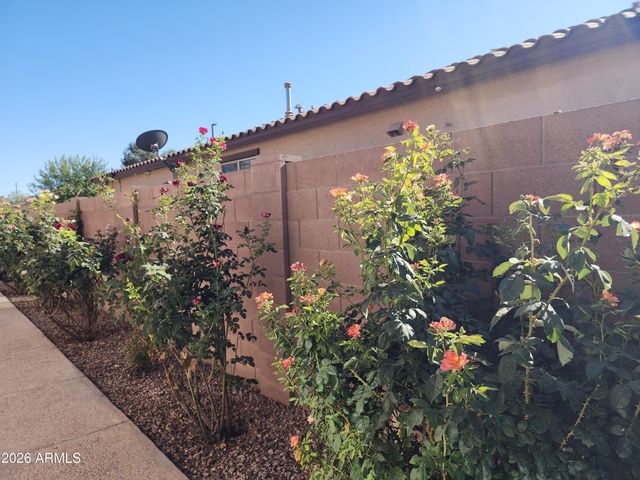 2736 E SOURWOOD Drive, Gilbert, AZ 85298