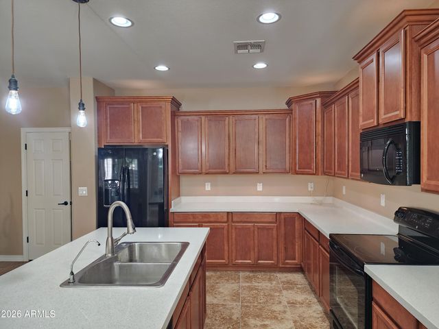 2736 E SOURWOOD Drive, Gilbert, AZ 85298