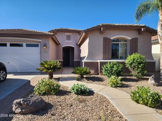 2736 E SOURWOOD Drive, Gilbert, AZ 85298