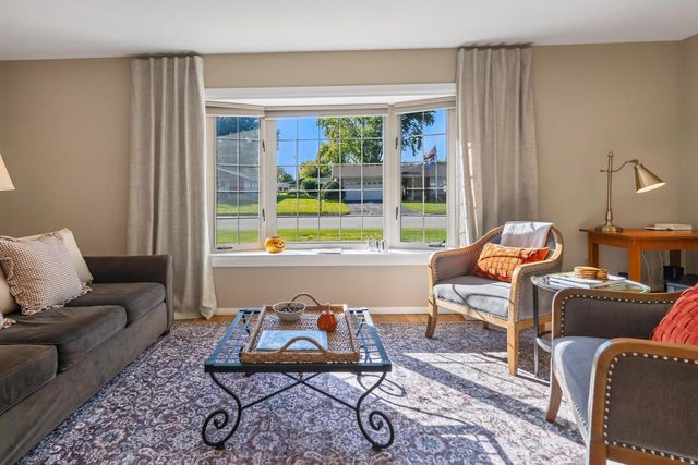 W244N6546 Westchester DRIVE, Sussex, WI 53089