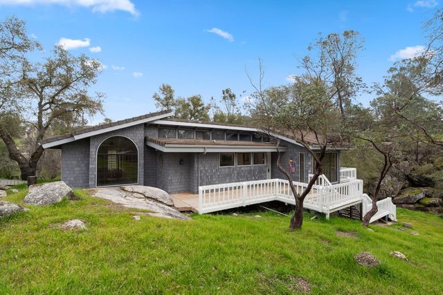 42718 Deep Forest Drive, Coarsegold, CA 93614
