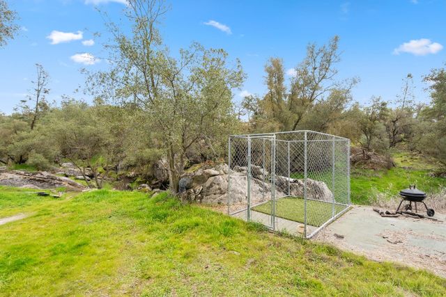 42718 Deep Forest Drive, Coarsegold, CA 93614