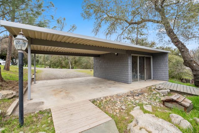 42718 Deep Forest Drive, Coarsegold, CA 93614