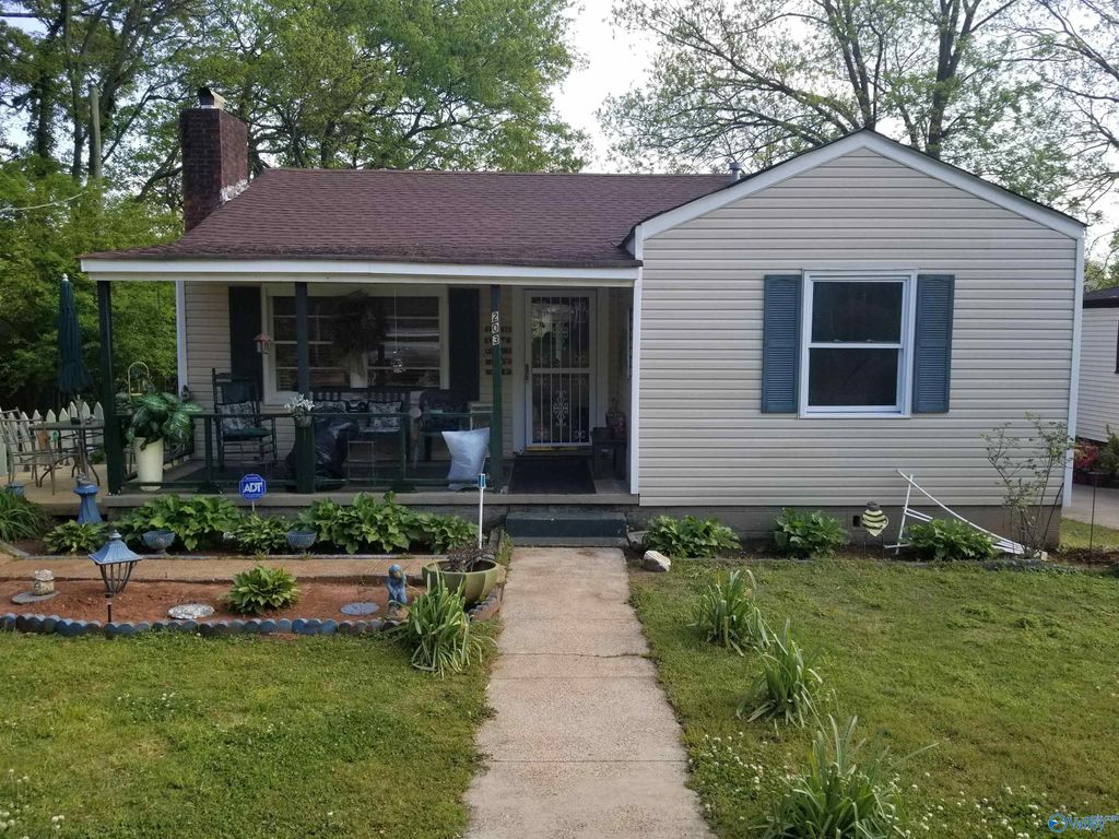203 Richmond Drive NW, Huntsville, AL 35811
