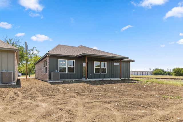 98 Arthur Avenue, Mcgregor, TX 76657