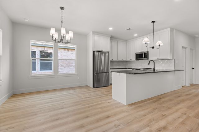 98 Arthur Avenue, Mcgregor, TX 76657