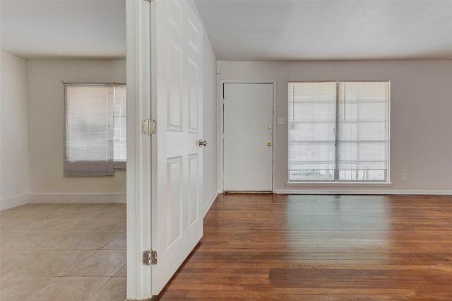 5622 Woodgreen Street, Houston, TX 77033