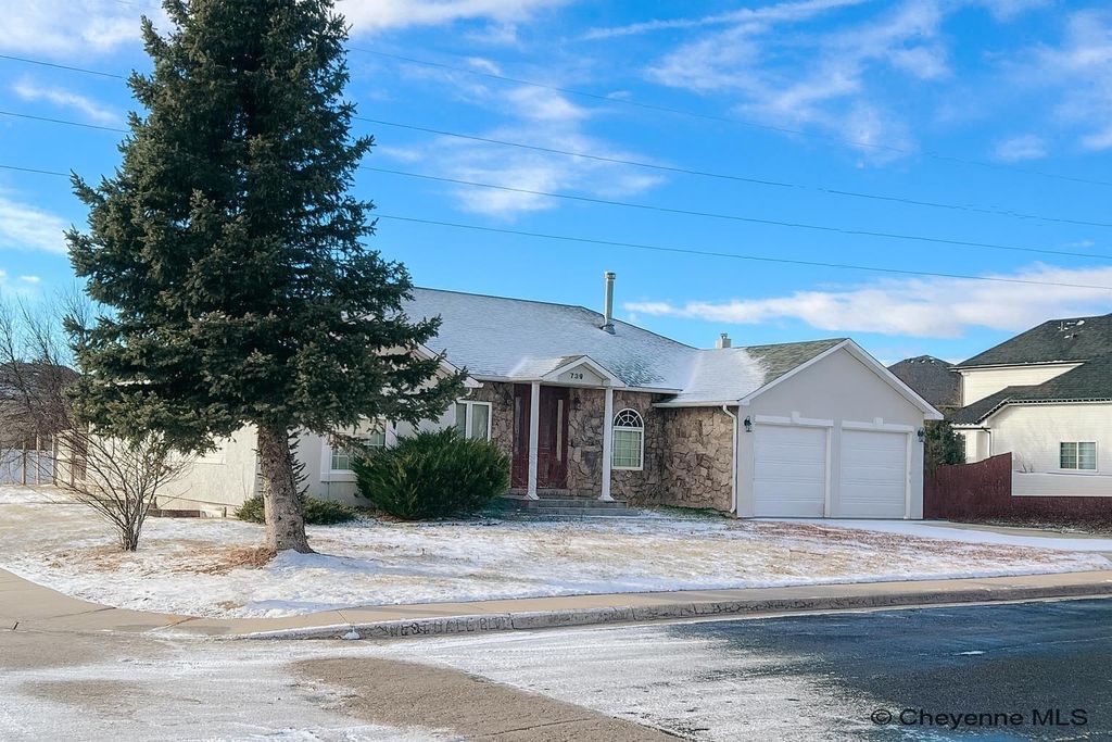 739 WEST DALE BLVD, Cheyenne, WY 82009