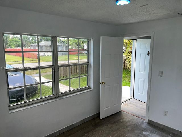 802 S 24th Avenue, Hollywood, FL 33020