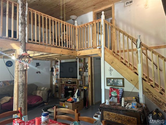 129 Shamrock Lane, Bourbon, MO 65441