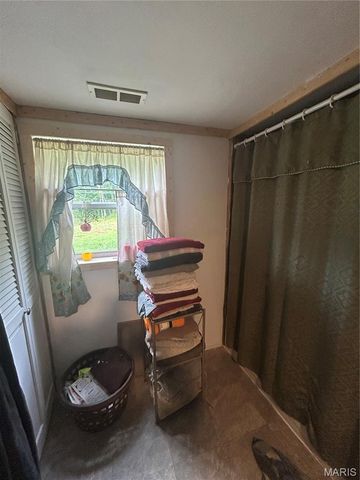 129 Shamrock Lane, Bourbon, MO 65441
