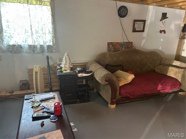 129 Shamrock Lane, Bourbon, MO 65441