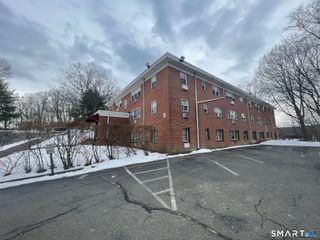 304 Pine Rock Avenue APT C2, Hamden, CT 06514