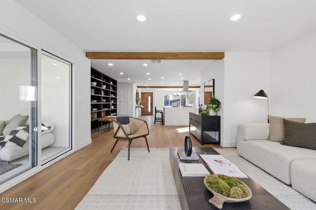 6655 Lederer Avenue, Canoga Park, CA 91307