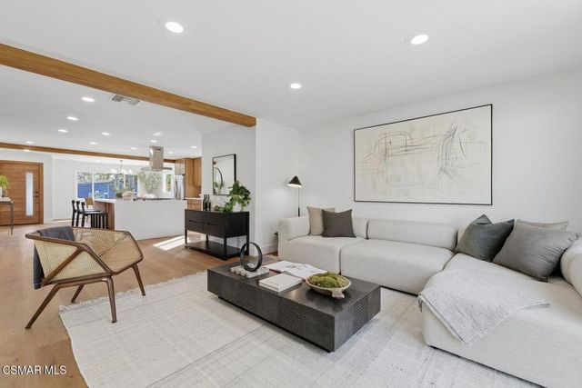 6655 Lederer Avenue, Canoga Park, CA 91307