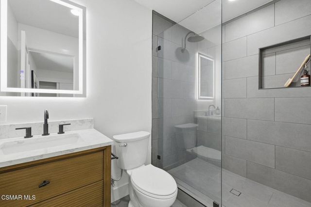 6655 Lederer Avenue, Canoga Park, CA 91307