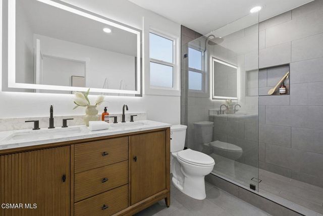 6655 Lederer Avenue, Canoga Park, CA 91307