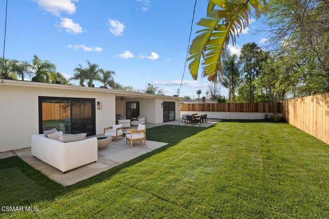 6655 Lederer Avenue, Canoga Park, CA 91307