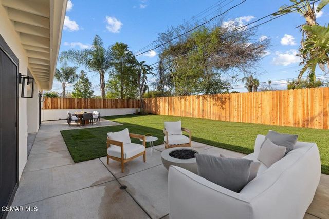 6655 Lederer Avenue, Canoga Park, CA 91307