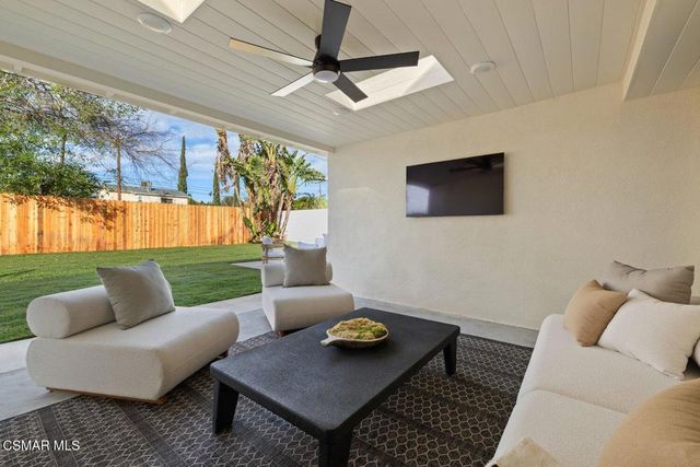 6655 Lederer Avenue, Canoga Park, CA 91307