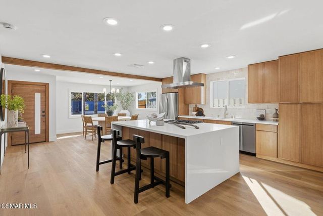 6655 Lederer Avenue, Canoga Park, CA 91307