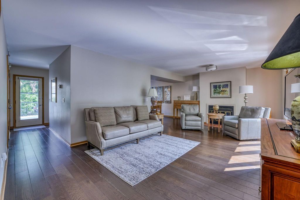 921 / 923 Dartmouth Place SE, Minneapolis, MN 55414 — photo 5