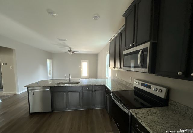 9311 Bennett Frst, Converse, TX 78109