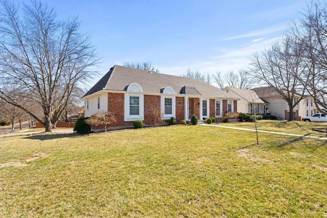 9101 ENGLAND Street, Overland Park, KS 66212