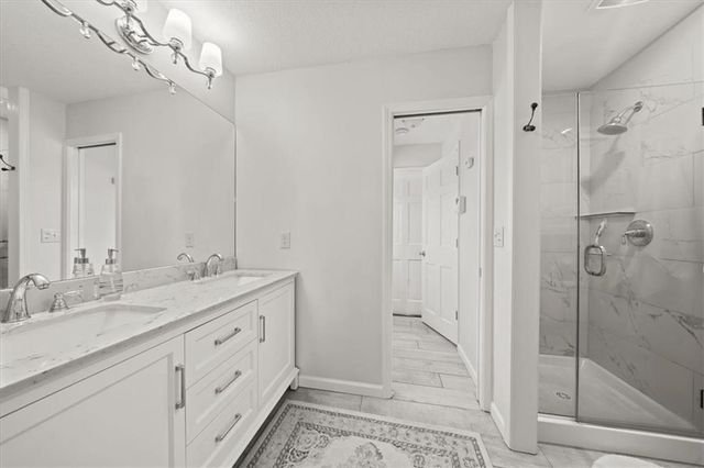 9101 ENGLAND Street, Overland Park, KS 66212