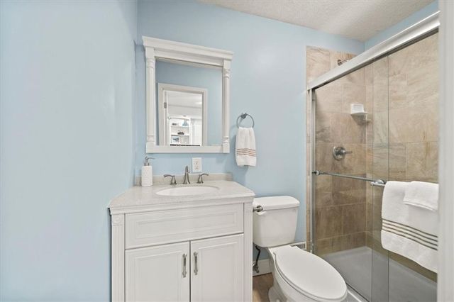 9101 ENGLAND Street, Overland Park, KS 66212