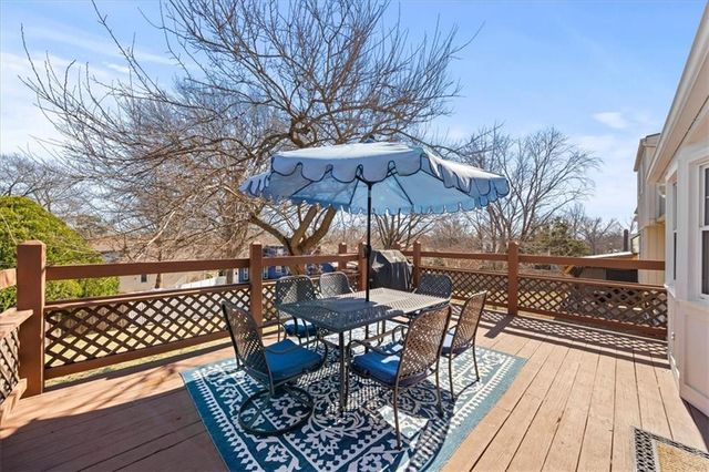 9101 ENGLAND Street, Overland Park, KS 66212