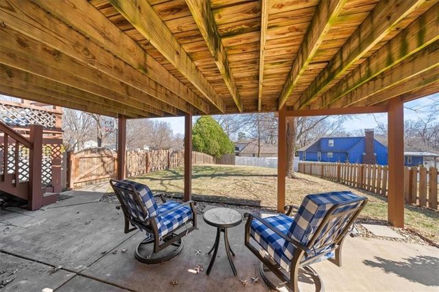 9101 ENGLAND Street, Overland Park, KS 66212