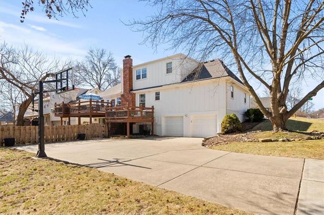 9101 ENGLAND Street, Overland Park, KS 66212