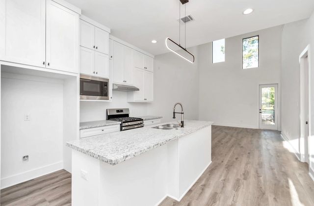 5609 Savyon Drive, Houston, TX 77091