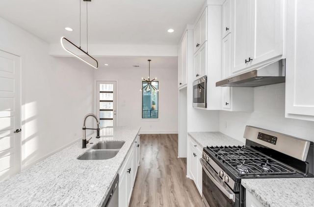 5609 Savyon Drive, Houston, TX 77091