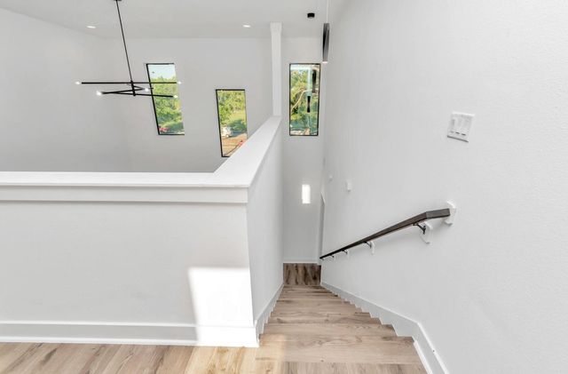 5609 Savyon Drive, Houston, TX 77091