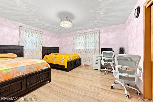 32029 Desmond Drive, Warren, MI 48093
