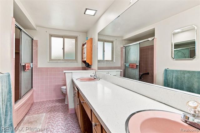 32029 Desmond Drive, Warren, MI 48093