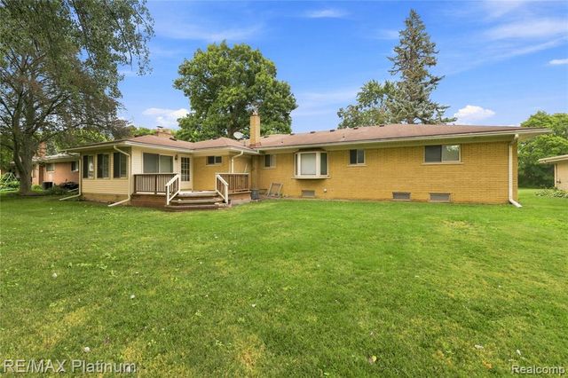 32029 Desmond Drive, Warren, MI 48093