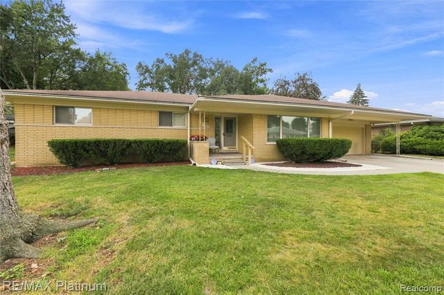 32029 Desmond Drive, Warren, MI 48093