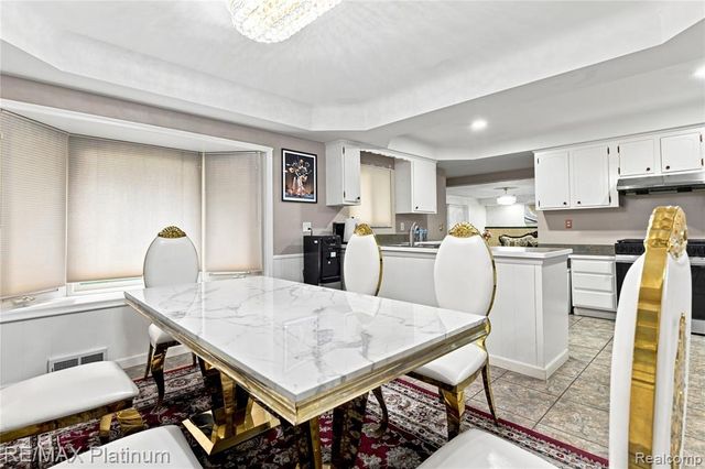 32029 Desmond Drive, Warren, MI 48093
