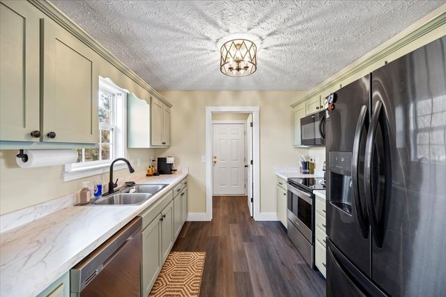 71 Rebecca Dr, Manchester, TN 37355