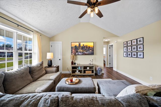 71 Rebecca Dr, Manchester, TN 37355