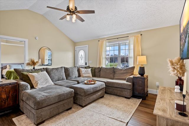 71 Rebecca Dr, Manchester, TN 37355