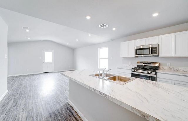 176 Road 571401 Road, Cleveland, TX 77327