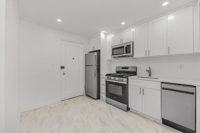 10528 65th Ave Apt 4C, New York City, NY 11375