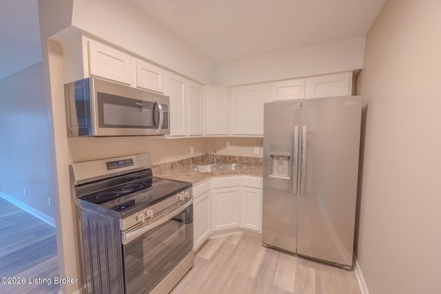 3510 Paragon Ct 10, Louisville, KY 40218