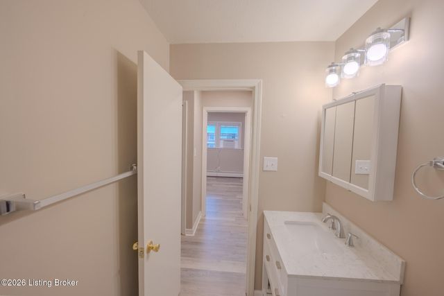 3510 Paragon Ct 10, Louisville, KY 40218