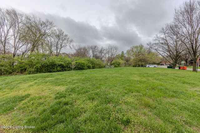 3510 Paragon Ct 10, Louisville, KY 40218